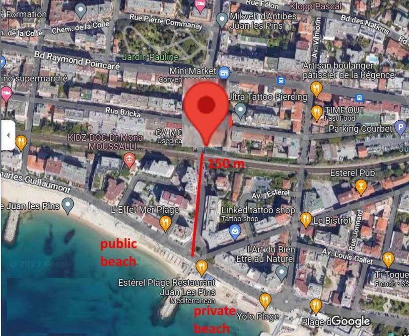 Stylish White And Red Apartments Juan-les-Pins Bagian luar foto